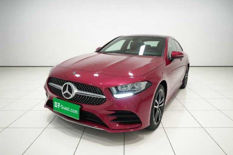 Używany Mercedes-Benz A-Class 2019 A 180 L Sport Sedan Guazi used car, China used car export, Used car for sale, Used cars, Cheapest cars for sale