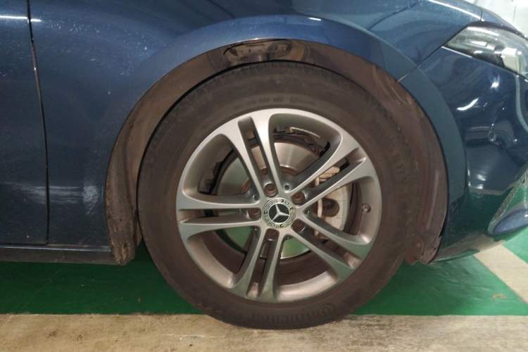 Used Mercedes-Benz A-Class 2019 A 200 Dynamic Edition Right Front Wheel Hub