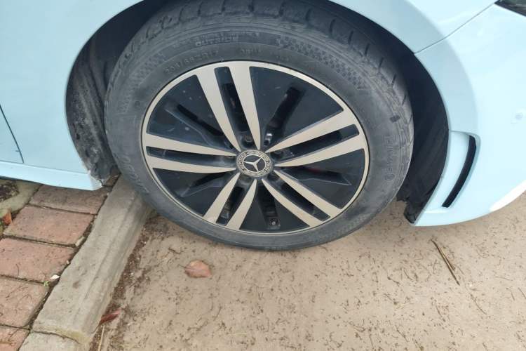 Used Mercedes-Benz A-Class 2019 A 180 L Sport Sedan Right Front Wheel Hub
