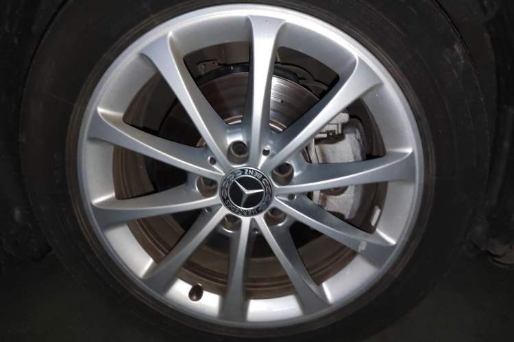 Used Mercedes-Benz A-Class 2019 A 200 L Sport Sedan Right Front Wheel Hub