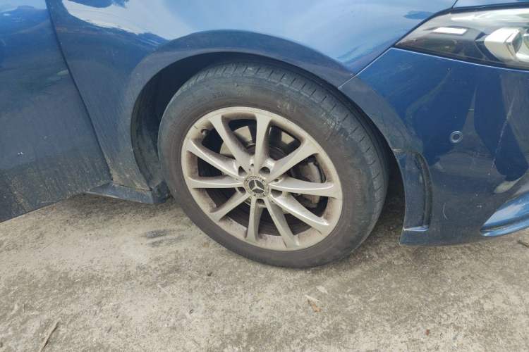 Used Mercedes-Benz A-Class 2019 A 200 L Sport Sedan Right Front Wheel Hub