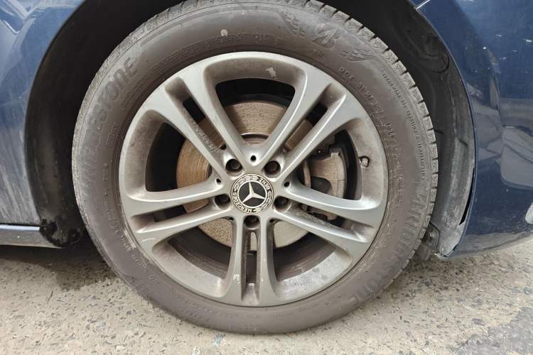Used Mercedes-Benz A-Class 2019 A 200 L Right Front Wheel Hub