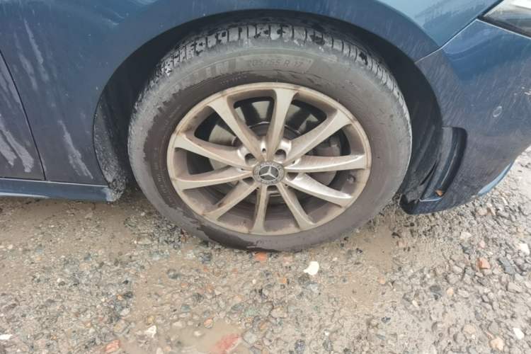 Used Mercedes-Benz A-Class 2019 A 200 L Sport Sedan Right Front Wheel Hub