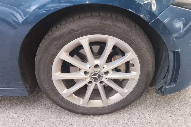 Used Mercedes-Benz A-Class 2019 Restyled A 200 L Sport Sedan Right Front Wheel Hub