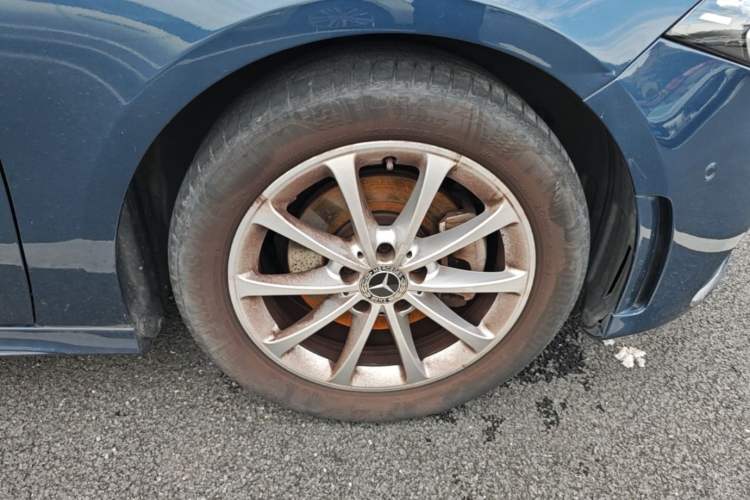 Used Mercedes-Benz A-Class 2019 Restyled A 200 L Sport Sedan Right Front Wheel Hub