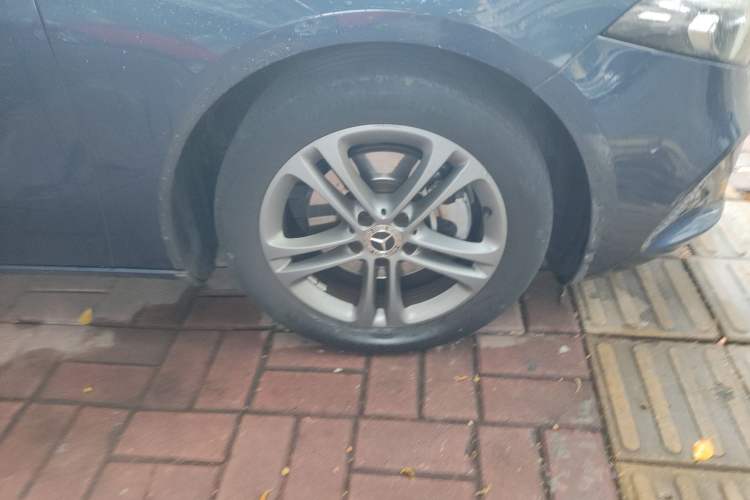 Used Mercedes-Benz A-Class 2019 A 200 L Right Front Wheel Hub