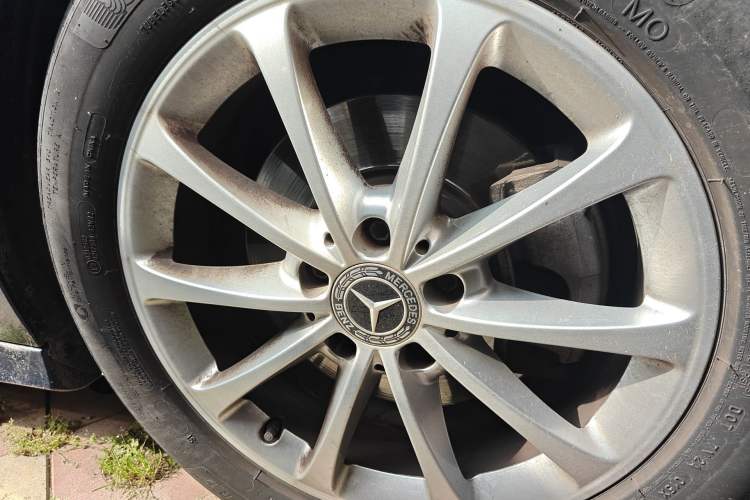 Used Mercedes-Benz A-Class 2019 Restyled A 200 L Sport Sedan Right Front Wheel Hub