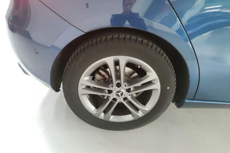 Used Mercedes-Benz A-Class 2019 A 200 Dynamic Edition Right Rear Wheel Hub