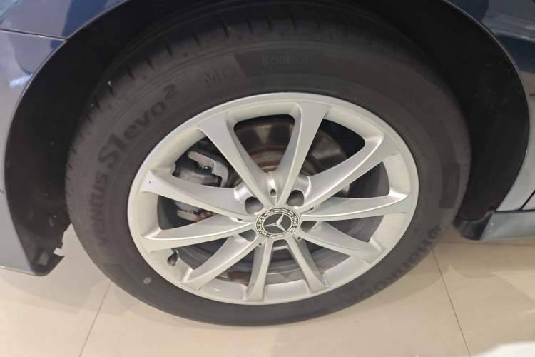 Used Mercedes-Benz A-Class 2019 A 200 L Sport Sedan Right Rear Wheel Hub