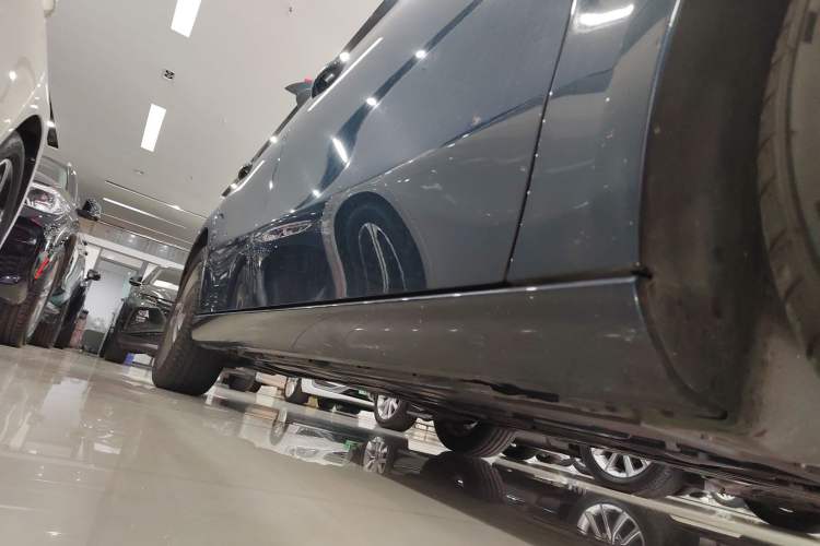 Used Mercedes-Benz A-Class 2019 A 200 Dynamic Edition Right Side Sill