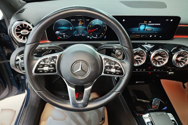 Used Mercedes-Benz A-Class 2019 A 200 Dynamic Edition Steering Wheel