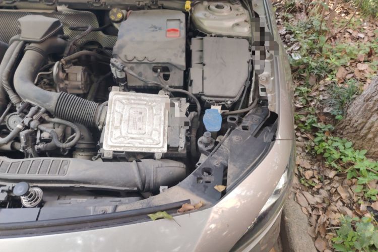 Used Mercedes-Benz A-Class 2019 A 200 L Engine Bay Left