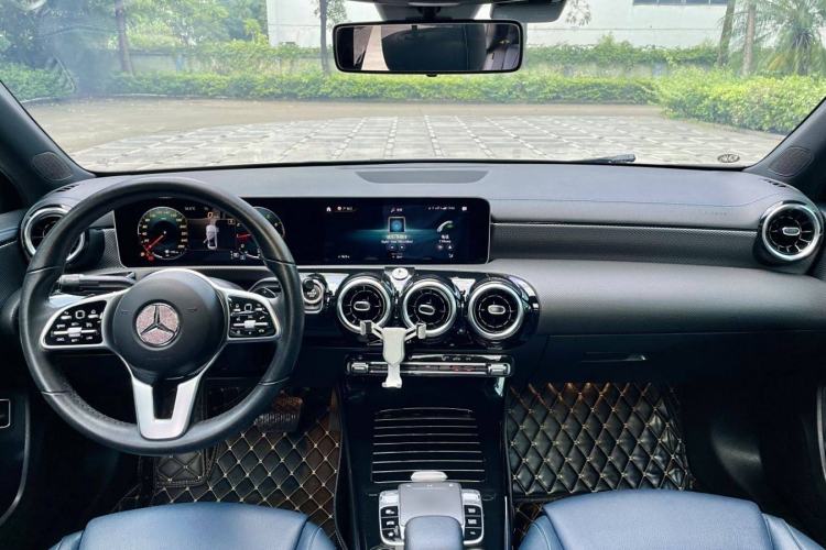 Used Mercedes-Benz A-Class 2019 A 200 L Interior 1