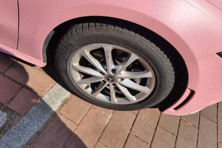 Used Mercedes-Benz A-Class 2019 A 200 L Sport Sedan Right Front Wheel Hub