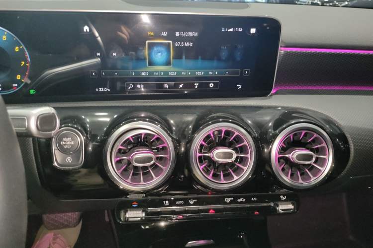 Used Mercedes-Benz A-Class 2019 A 200 Dynamic Edition Audio And AC Panel