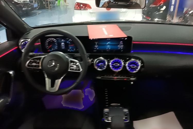 Used Mercedes-Benz A-Class 2019 A 200 Dynamic Edition Center Console