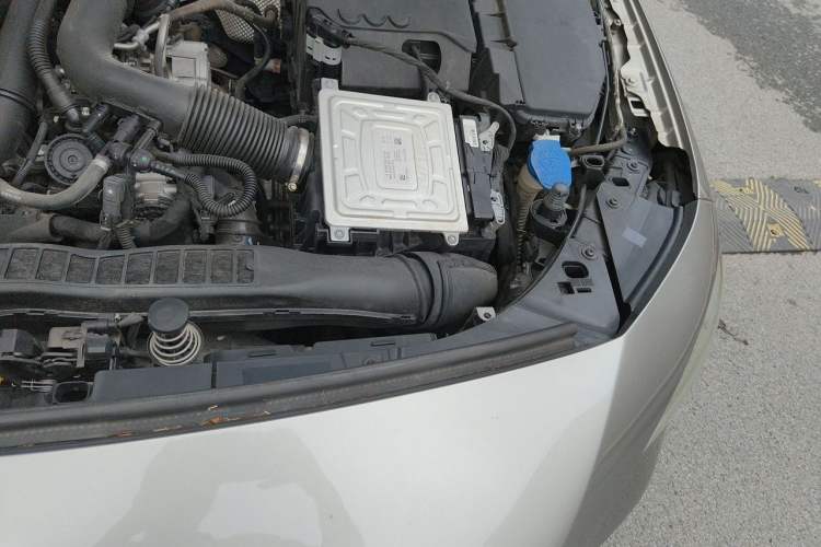 Used Mercedes-Benz A-Class 2019 A 200 L Sport Sedan Engine Bay Left