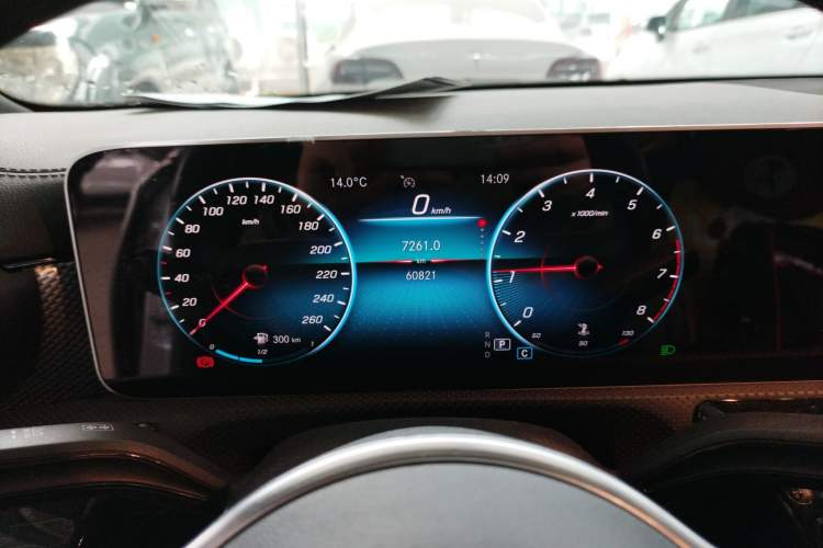 Used Mercedes-Benz A-Class 2019 A 200 L Instrument Cluster