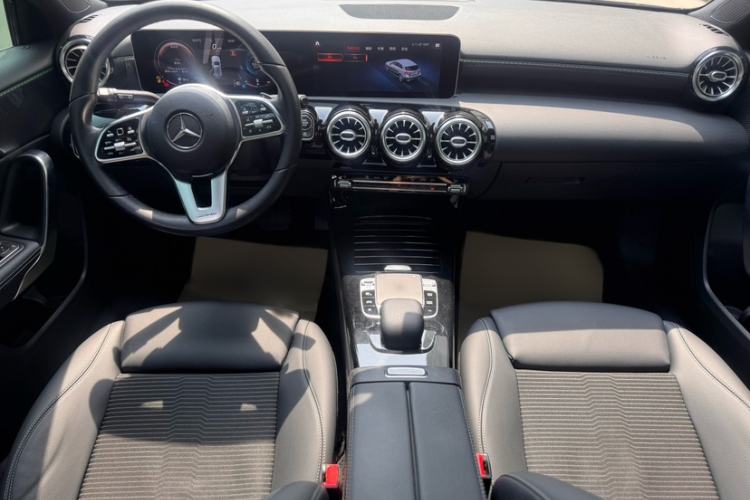 Used Mercedes-Benz A-Class 2019 A 200 Dynamic Edition Interior 1