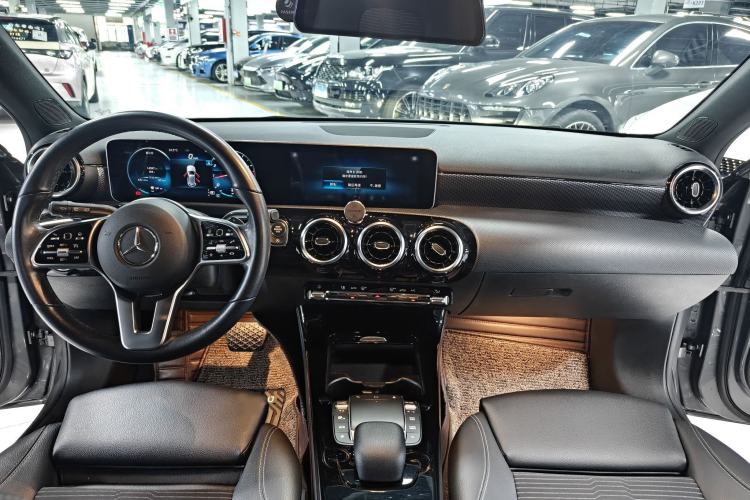 Used Mercedes-Benz A-Class 2019 A 200 Fashion Model Interior 3