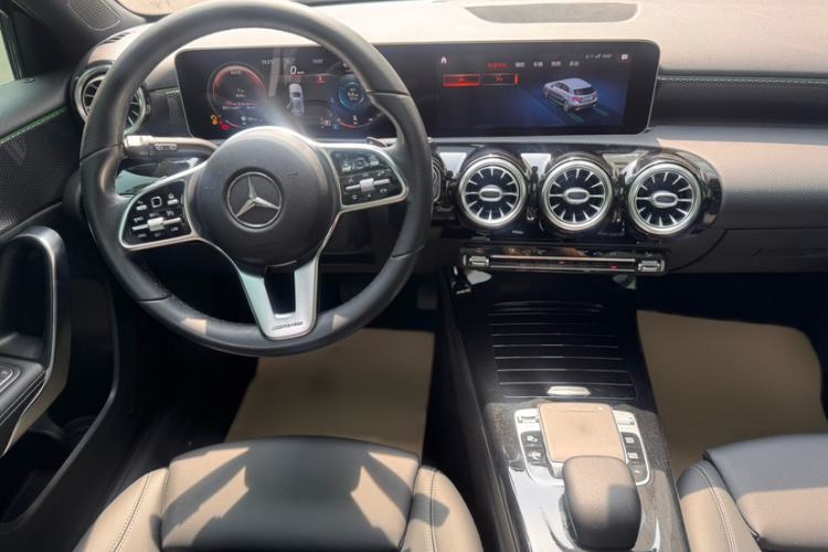 Used Mercedes-Benz A-Class 2019 A 200 Dynamic Edition Interior 4