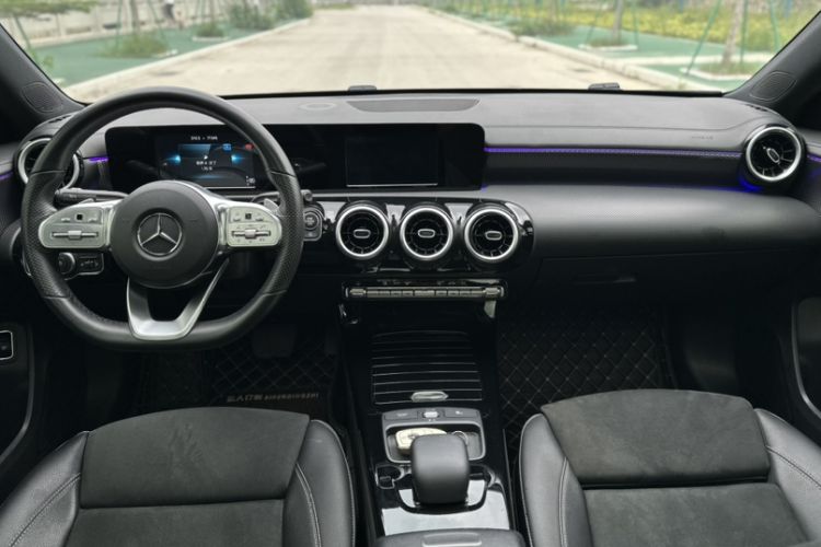 Used Mercedes-Benz A-Class 2019 Restyled A 180 L Sport Sedan Interior 5