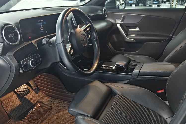 Used Mercedes-Benz A-Class 2019 A 200 Fashion Model Interior 6
