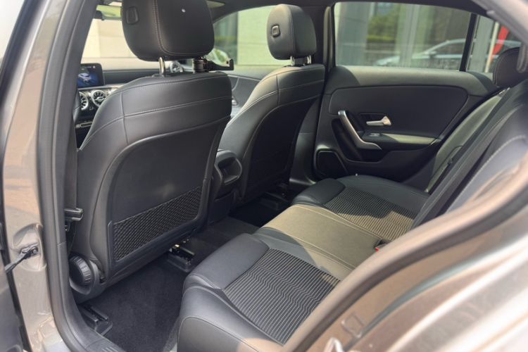 Used Mercedes-Benz A-Class 2019 A 200 Dynamic Edition Interior 9