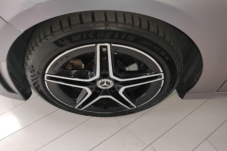 Used Mercedes-Benz A-Class 2019 A 200 L Sport Sedan Left Front Wheel Hub