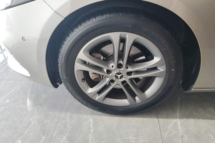 Used Mercedes-Benz A-Class 2019 Revised A 200 L Left Front Wheel Hub
