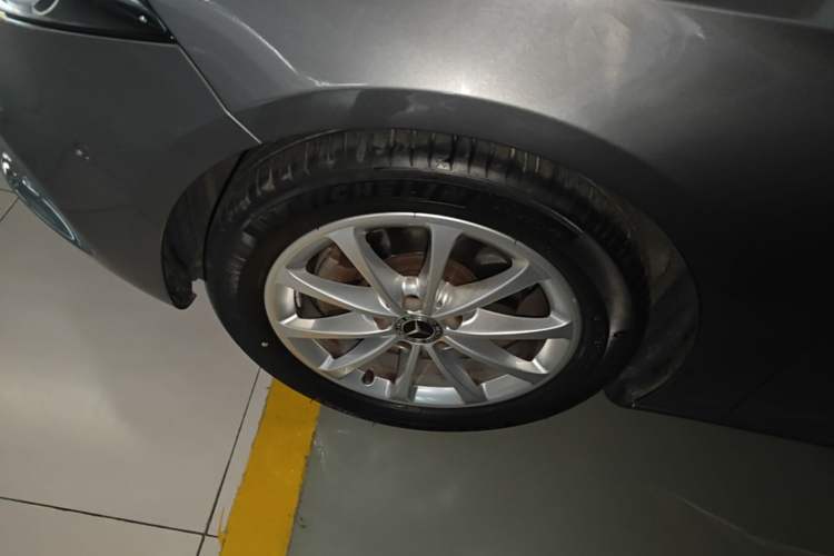Used Mercedes-Benz A-Class 2019 A 200 Fashion Model Left Front Wheel Hub