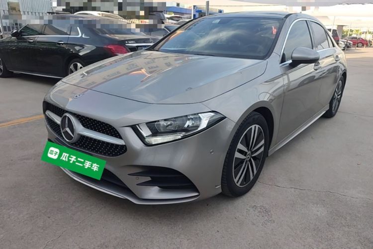 Ojetý Mercedes-Benz A-Class 2019 A 180 L Sport Sedan Guazi used car, China used car export, Used car for sale, Used cars, Cheapest cars for sale