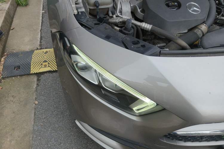 Used Mercedes-Benz A-Class 2019 A 200 L Sport Sedan Right Front Headlight