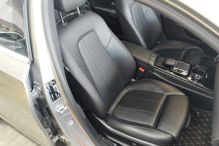 Used Mercedes-Benz A-Class 2019 Revised A 200 L Right Front Seat