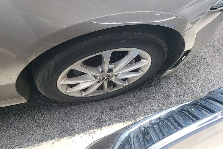 Used Mercedes-Benz A-Class 2019 A 200 L Sport Sedan Right Front Wheel Hub