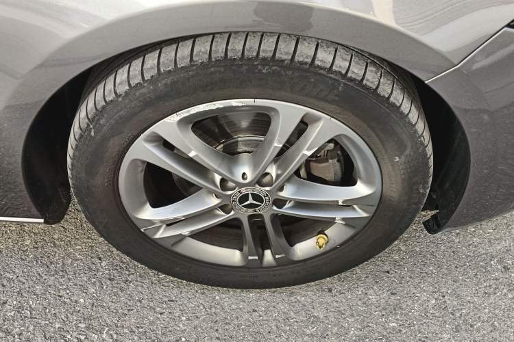 Used Mercedes-Benz A-Class 2019 A 200 Dynamic Edition Right Front Wheel Hub