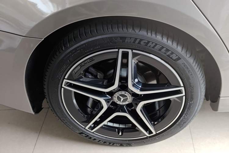 Used Mercedes-Benz A-Class 2019 A 200 L Sport Sedan Right Rear Wheel Hub