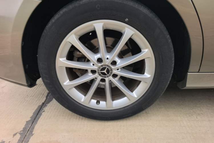 Used Mercedes-Benz A-Class 2019 A 200 L Sport Sedan Right Rear Wheel Hub