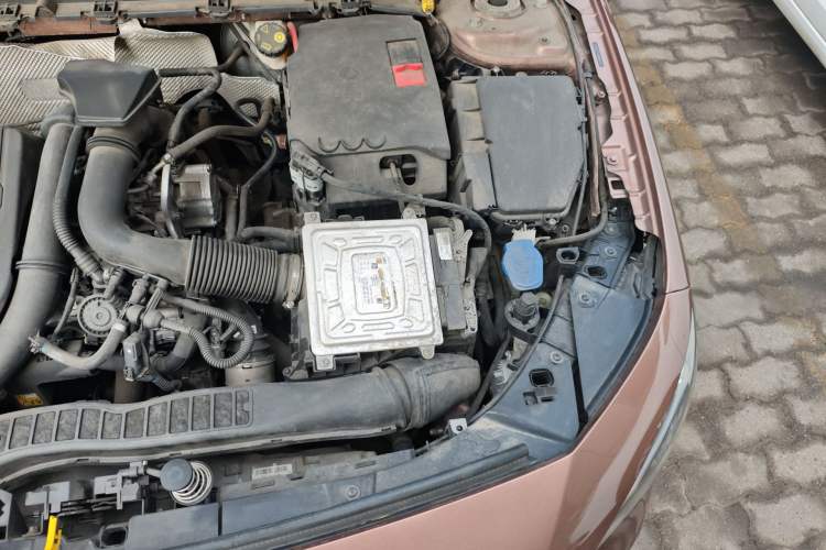 Used Mercedes-Benz A-Class 2019 A 200 L Sport Sedan Engine Bay Left