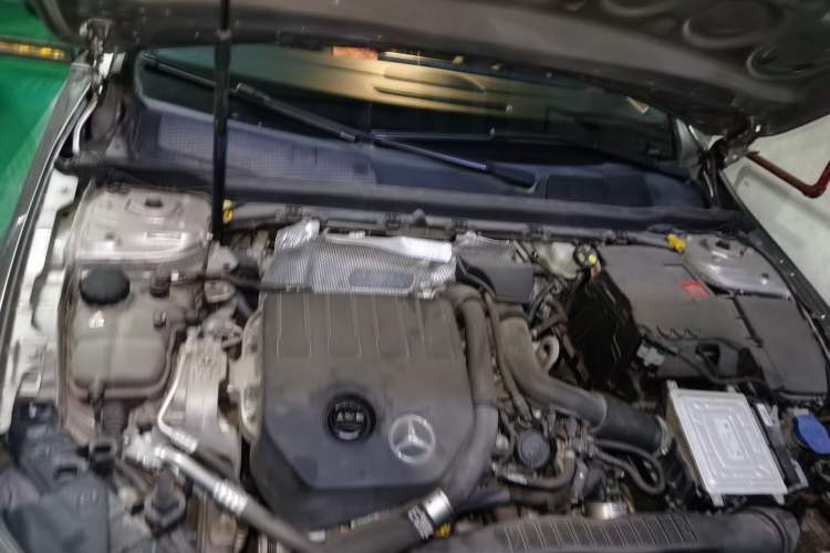 Used Mercedes-Benz A-Class 2019 A 200 L Sport Sedan Engine Bay Right