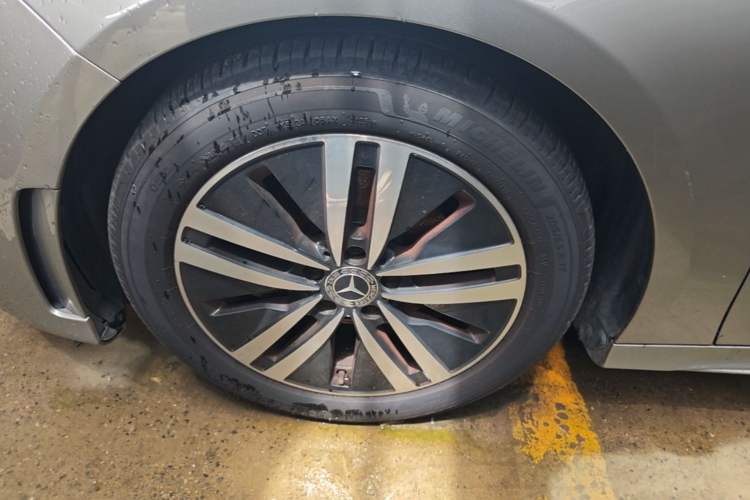 Used Mercedes-Benz A-Class 2019 A 180 L Sport Sedan Left Front Wheel Hub