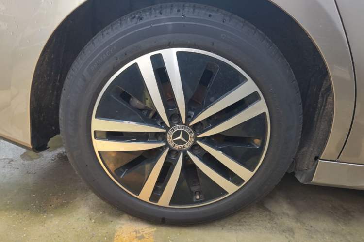 Used Mercedes-Benz A-Class 2019 A 180 L Sport Sedan Right Rear Wheel Hub