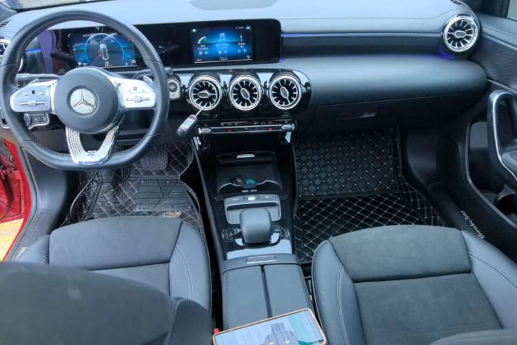 Used Mercedes-Benz A-Class 2019 Restyled A 180 L Sport Sedan Center Console