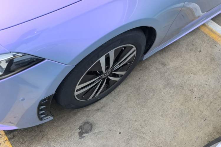 Used Mercedes-Benz A-Class 2019 Restyled A 180 L Sport Sedan Left Front Wheel Hub