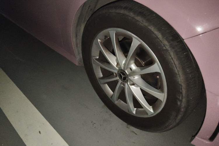 Used Mercedes-Benz A-Class 2019 A 200 L Sport Sedan Right Front Wheel Hub