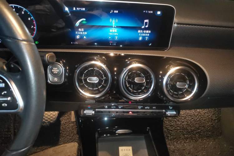 Used Mercedes-Benz A-Class 2019 A 200 Dynamic Edition Audio And AC Panel