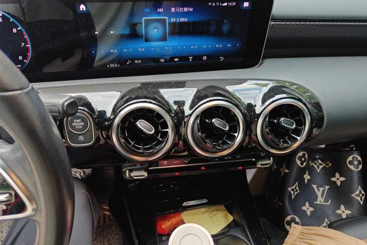 Used Mercedes-Benz A-Class 2019 A 200 Dynamic Edition Audio And AC Panel