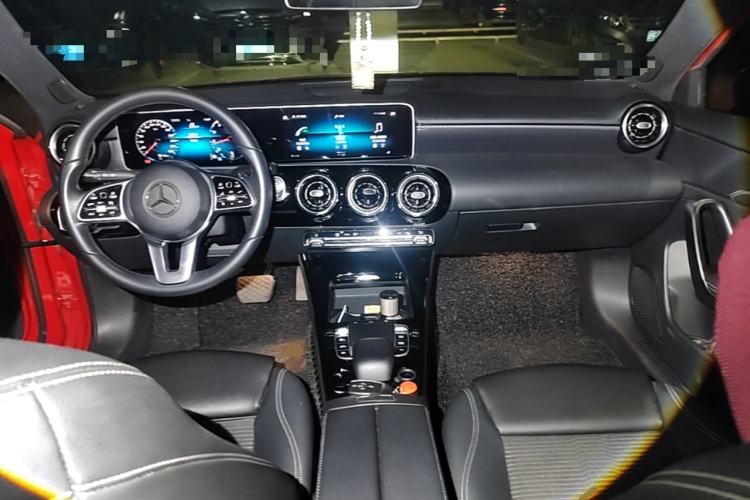 Used Mercedes-Benz A-Class 2019 A 200 Dynamic Edition Center Console