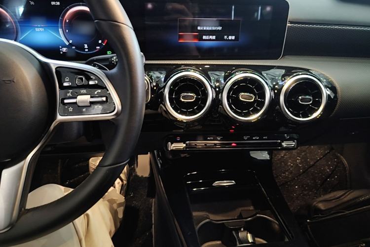 Used Mercedes-Benz A-Class 2019 A 200 Dynamic Edition Center Console