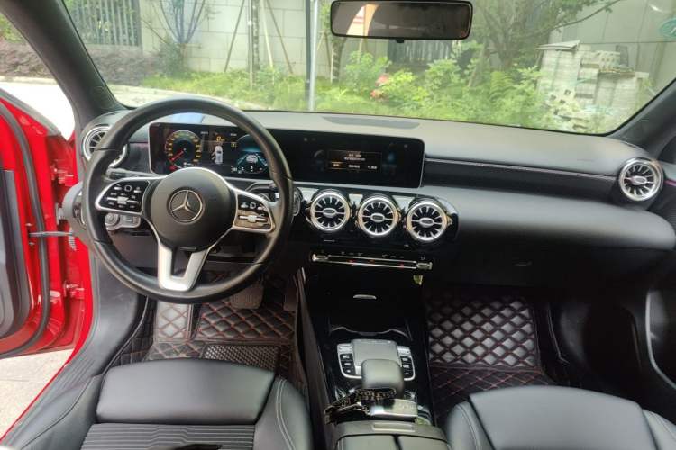 Used Mercedes-Benz A-Class 2019 A 200 Dynamic Edition Center Console